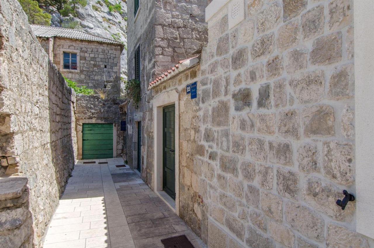 Apartments Mira Omiš Zewnętrze zdjęcie