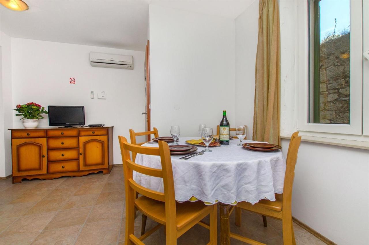 Apartments Mira Omiš Zewnętrze zdjęcie