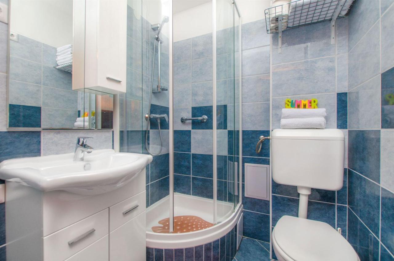 Apartments Mira Omiš Zewnętrze zdjęcie