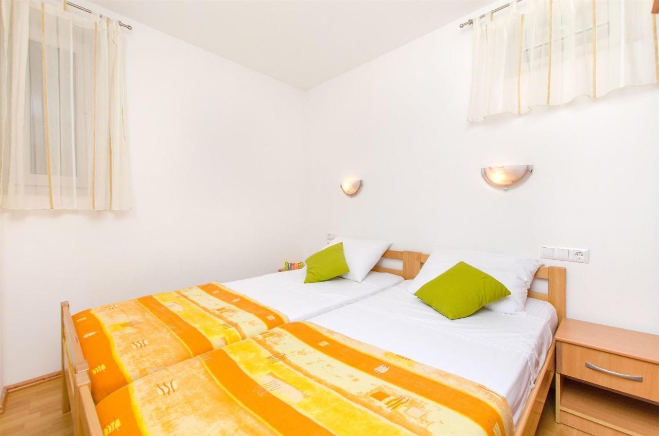 Apartments Mira Omiš Zewnętrze zdjęcie