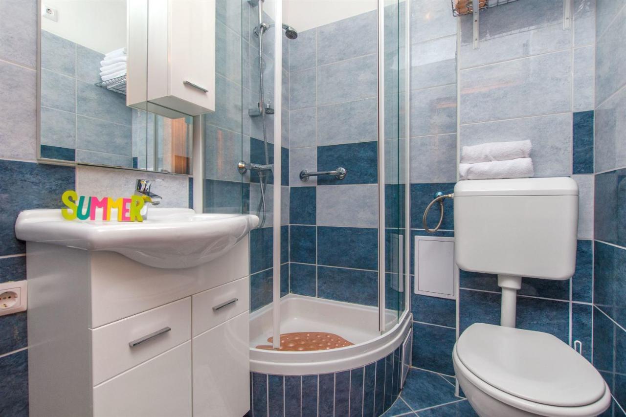 Apartments Mira Omiš Zewnętrze zdjęcie