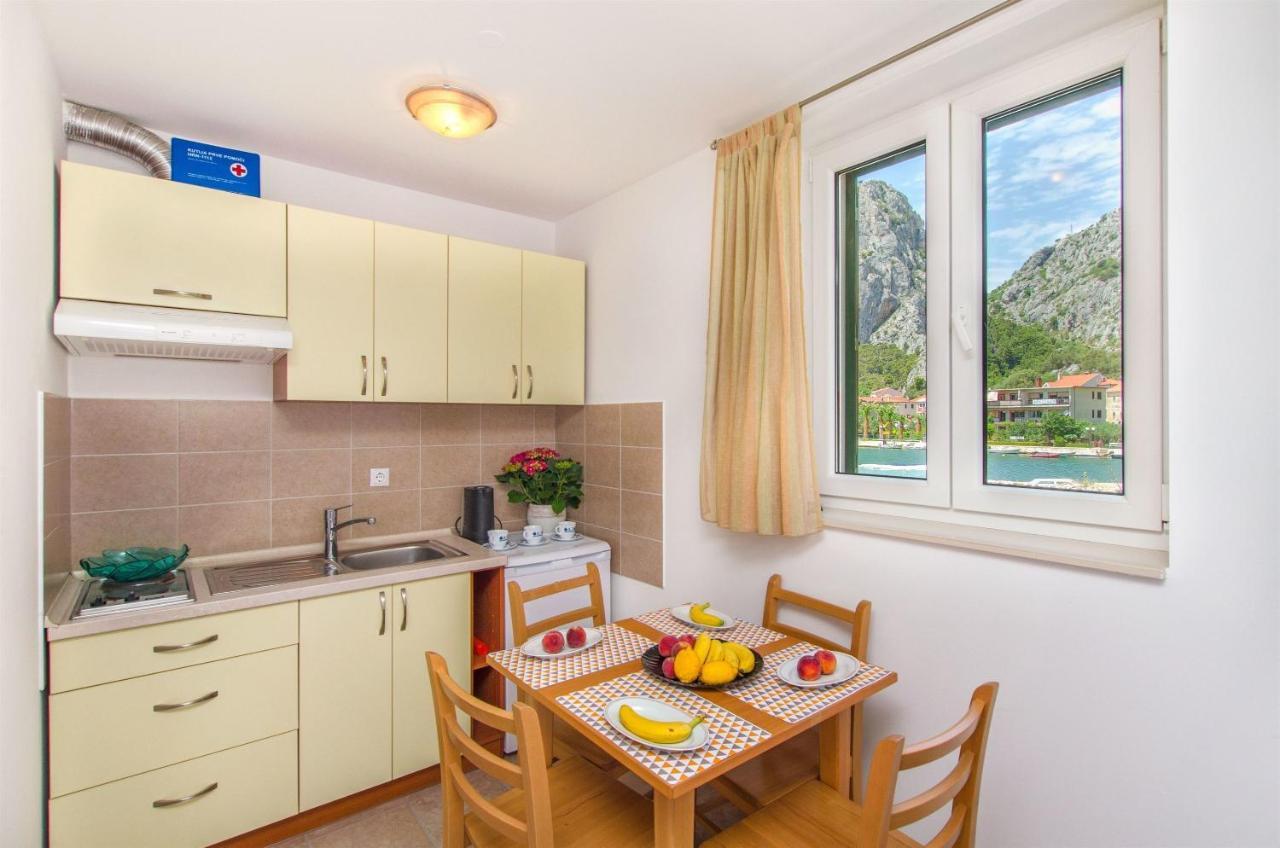 Apartments Mira Omiš Zewnętrze zdjęcie