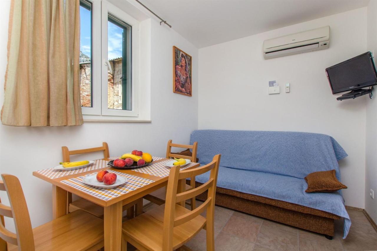 Apartments Mira Omiš Zewnętrze zdjęcie