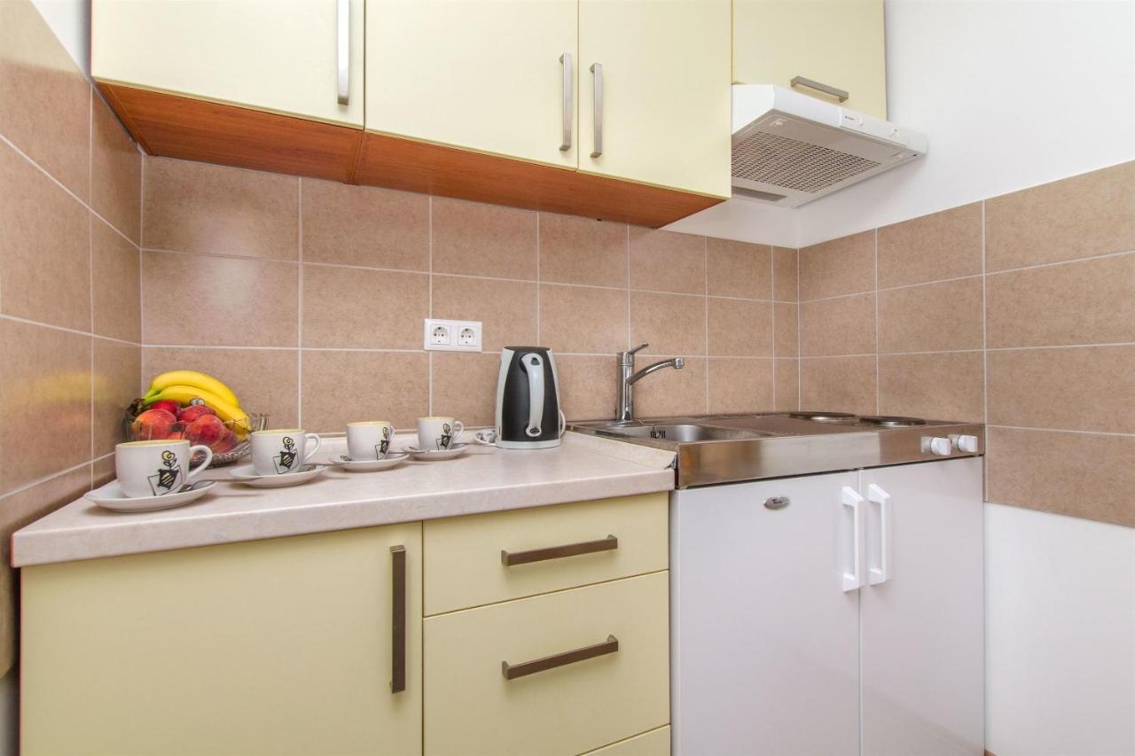 Apartments Mira Omiš Zewnętrze zdjęcie
